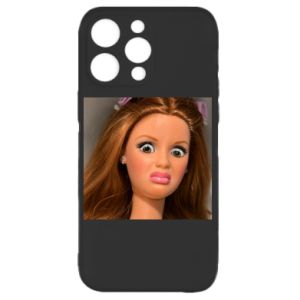 Etui na iPhone 16 Pro Barbie z niezadowoloną miną - PrintSalon Etui na iPhone 16 Pro Barbie z niezadowoloną miną